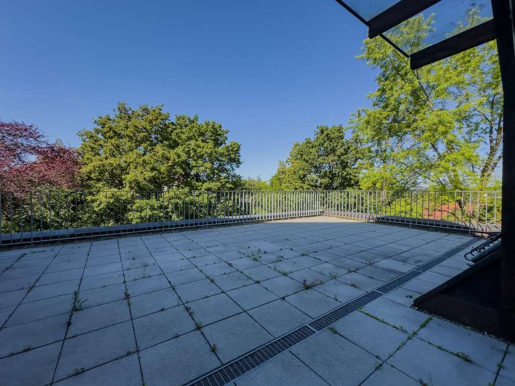 Immobilie in Kirchheim unter Teck - Exklusives Wohnen: Maisonette mit XL-Dachterrasse und TG-Stellplatz! - Bild 5