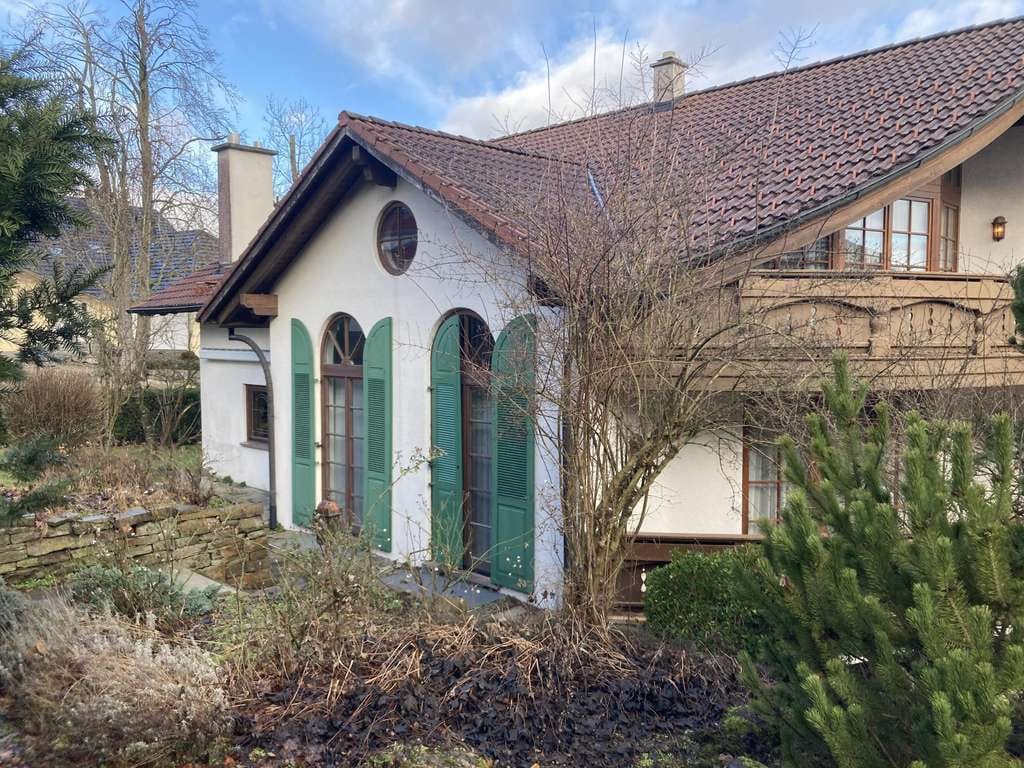 Immobilie in Erolzheim - Ungewöhliches Haus im Landhausstil, 20 Autominuten von Memmingen - Bild 0