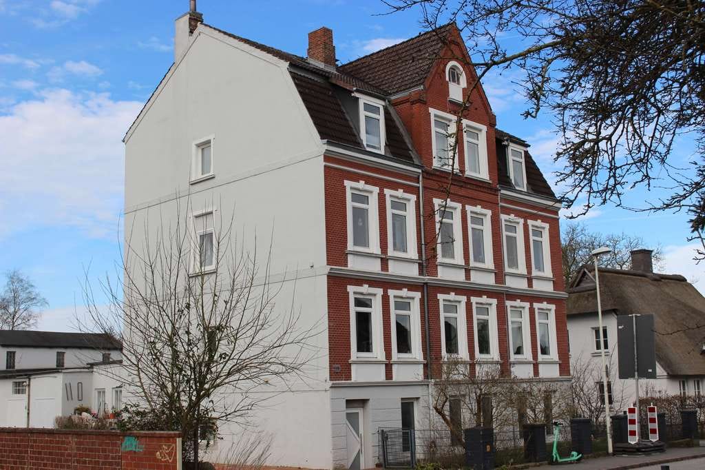 Immobilie in Molfsee - MFH in Hassee - 6 Wohnungen (1 Wohnung frei, 1 Baugenehmigung) Nach Teilung 9 Wohnungen möglich - Bild 0