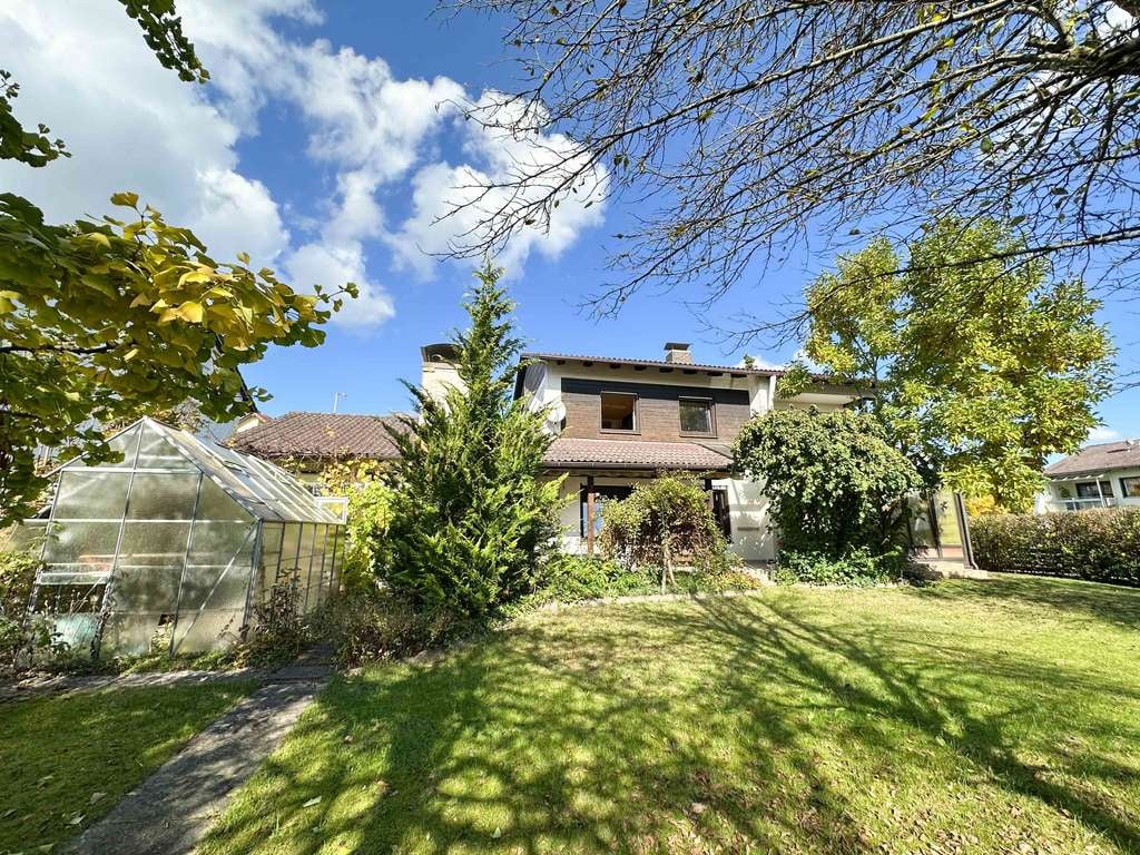 Immobilie in Erharting - Freistehendes Einfamilienhaus mit großem Garten & Wintergarten – viel Platz für die ganze Familie - Bild 2
