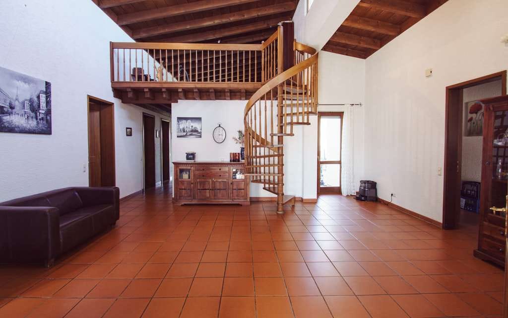 Immobilie in Willstätt - Unternehmervilla mit Pool, großem Grundstück für Ihre Privatsphäre und in einer hervorragende Lage - Bild 4