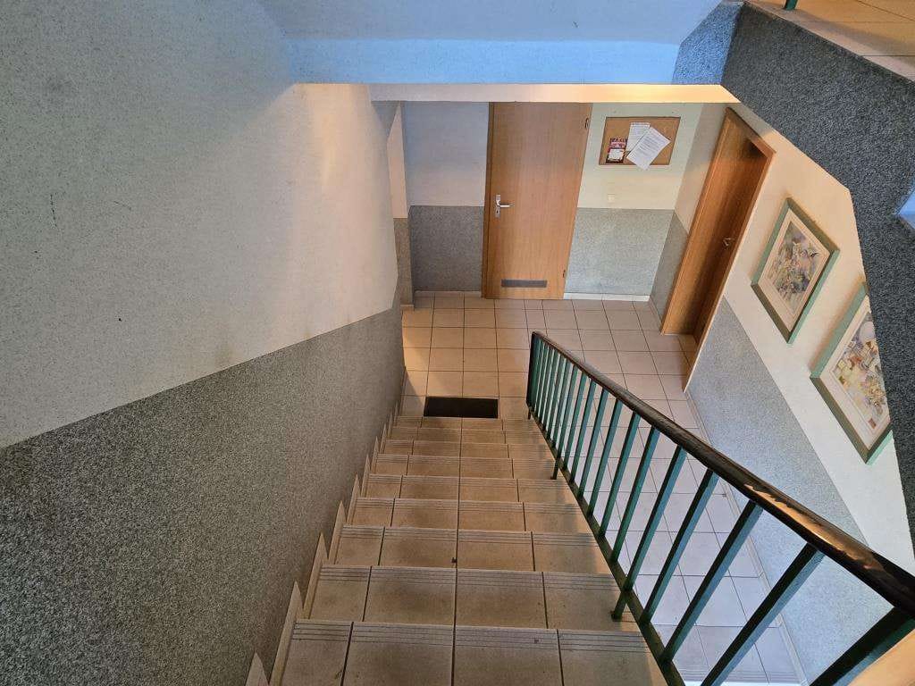 Immobilie in Wurzbach - Mehrfamilienhaus mit 8 Einheiten, Gewerbehalle & 2.500m² Teich – vielseitiges Immobilienpaket - Bild 2