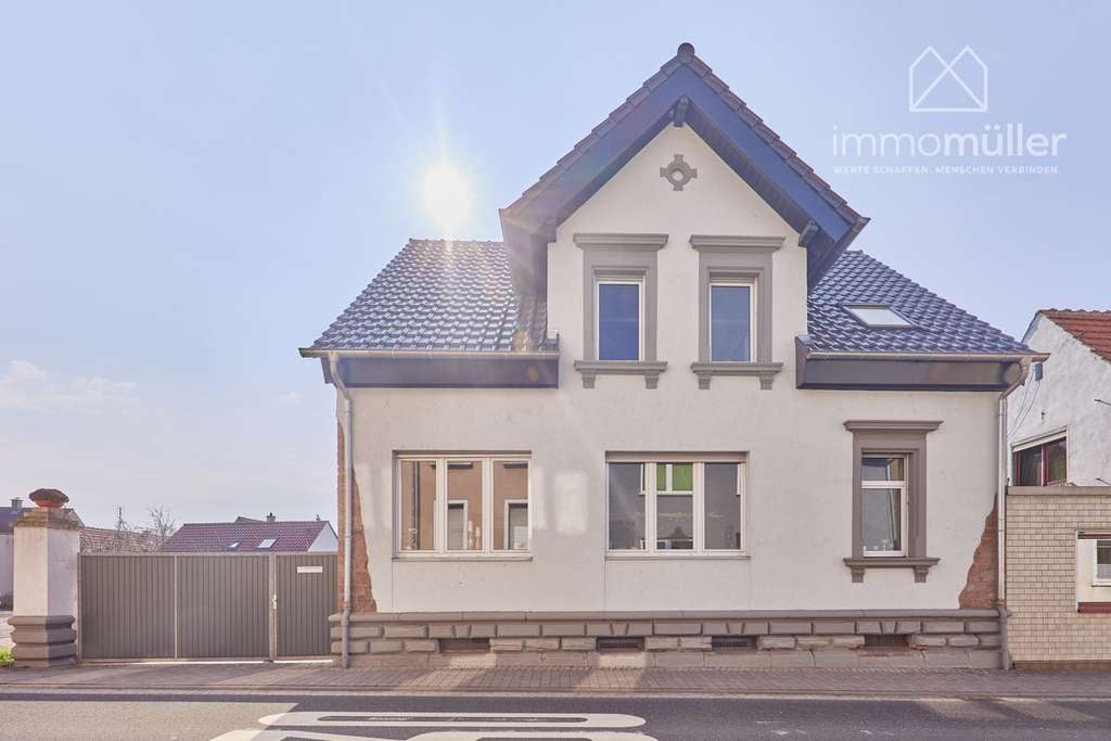 Immobilie in Eisenberg (Pfalz) - Altbau-Charme trifft Moderne: Kernsaniertes Wohnhaus mit separater Wohneinheit in Eisenberg (Pfalz) - Bild 2