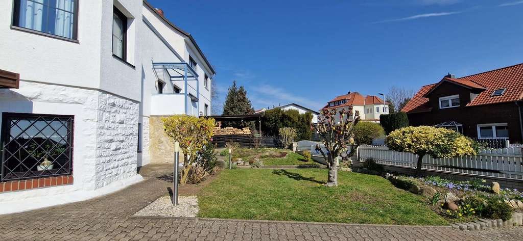 Immobilie in Schöningen - Nicht von der Stange: Ihr eigenes kleines Reich mit Garten & Sonne auf zwei Balkonen - Bild 1