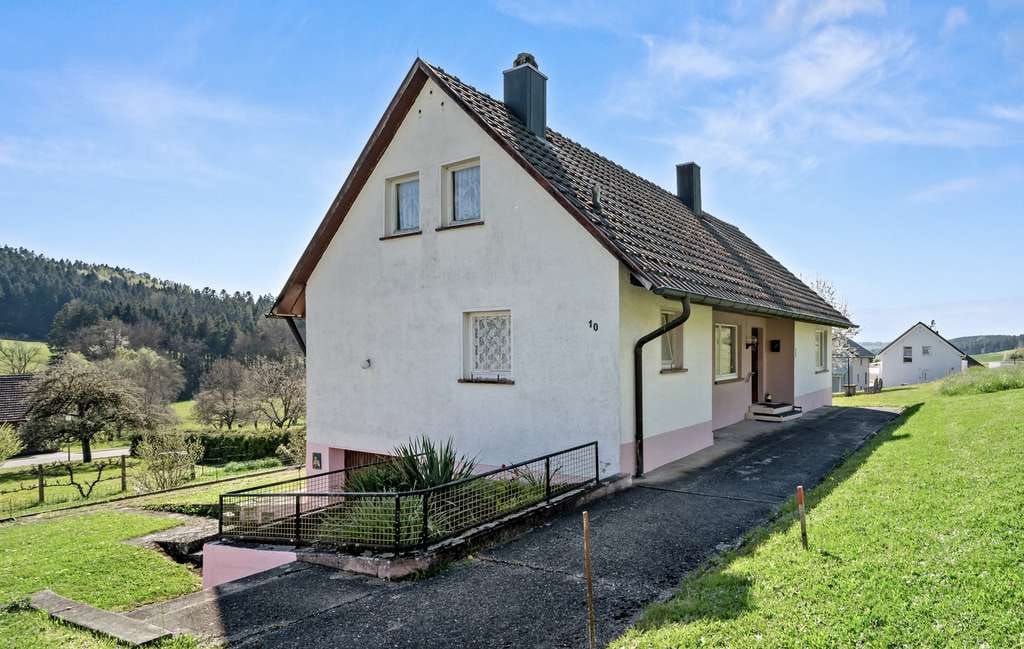 Immobilie in Dietingen - Ruhig gelegenes EFH mit großem Garten & Potenzial - Bild 2