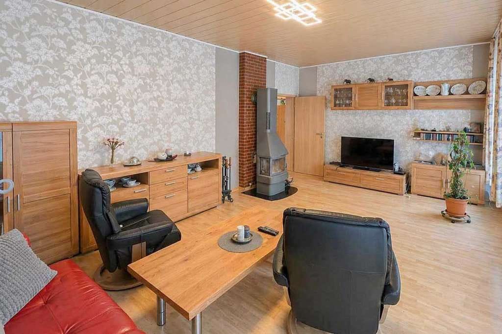 Immobilie in Delligsen - Großzügige 3 Zimmer Wohnung mit Garage in zentraler Lage von Delligsen - Bild 1