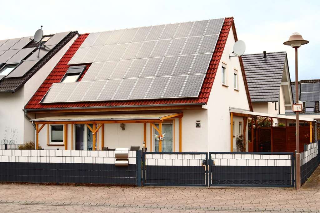 Immobilie in Gensingen - Provisionsfrei – Moderne Doppelhaushälfte mit kluger Aufteilung und überdachter Terrasse - Bild 0