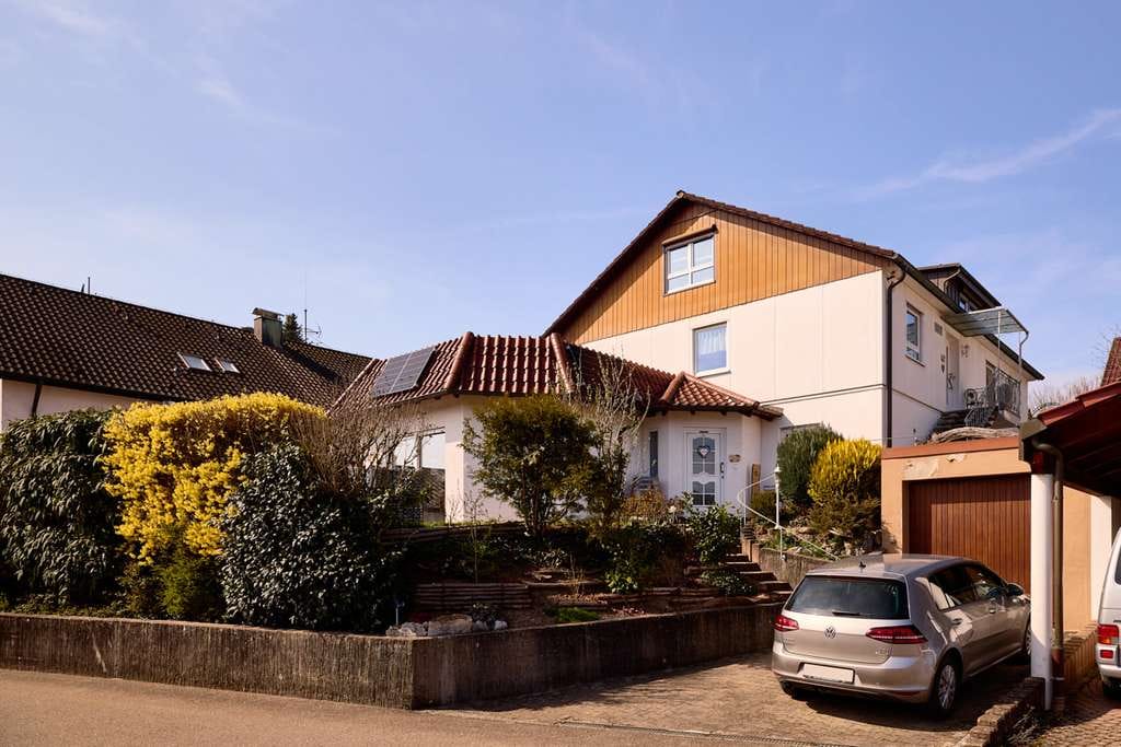 Immobilie in Rudersberg - Zweifamilienhaus mit Einliegerwohnung und traumhaftem Ausblick - Bild 0