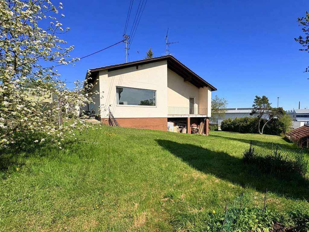 Immobilie in Offingen - Wohnen mit Weitblick - Einfamilienhaus mit Einliegerwohnung  - Bild 1