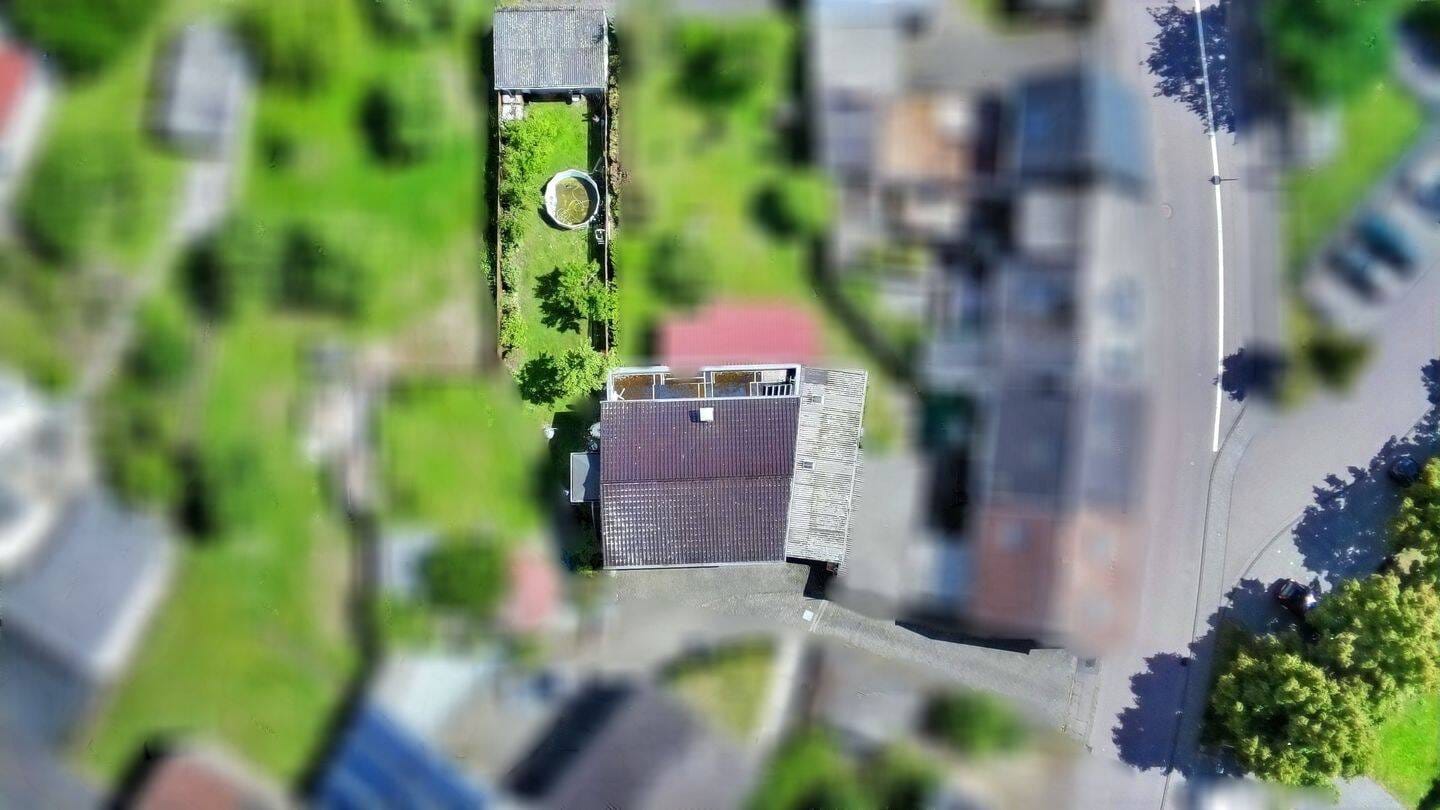 Immobilie in Merzkirchen - Freistehendes Einfamilienhaus mit 3 Garagen in Saarburg-Beurig! - Bild 1