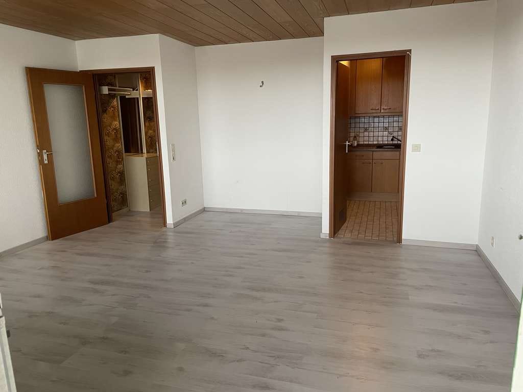 Immobilie in Fellbach - Zentrale 1-Zimmer-Wohnung mit grossem Balkon - Bild 2