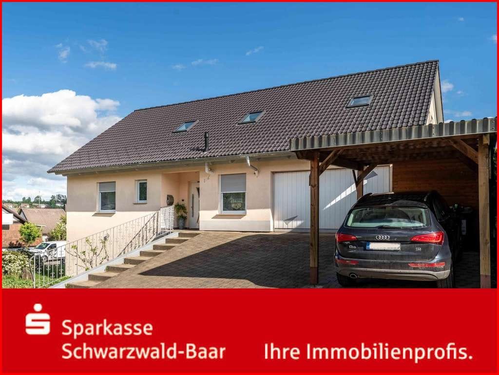 Immobilie in Niedereschach - Wohnkomfort mit besonderem Flair in Erd- und Dachgeschoss - Bild 0