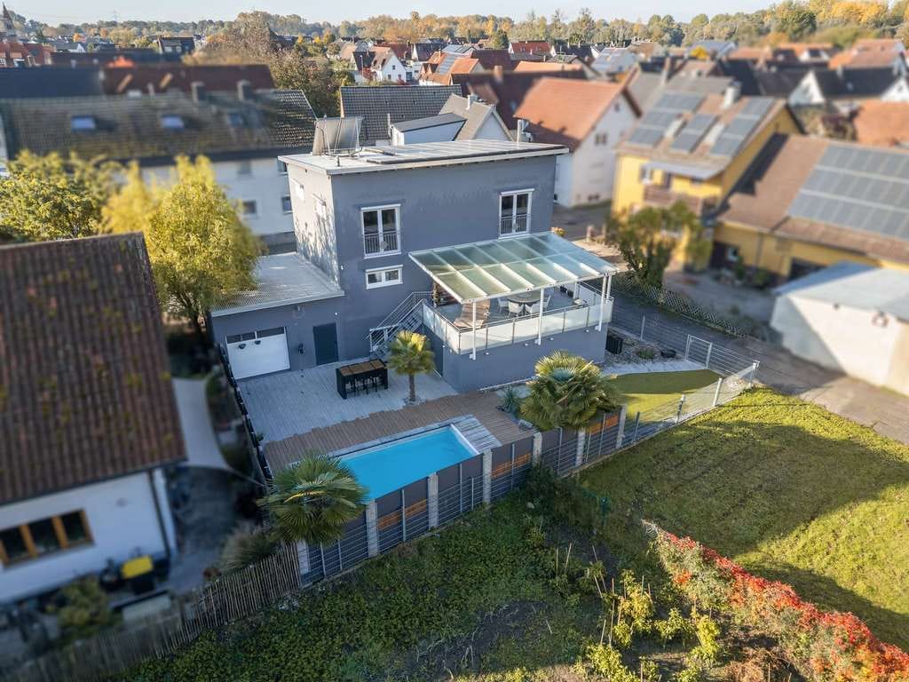 Immobilie in Elchesheim-Illingen - Wohnen mit privater Wellness-Oase im Freien - Bild 1