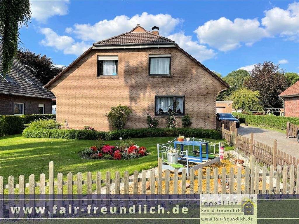 Immobilie in Ihlow - *** GROSSES EINFAMILIENHAUS MIT KAMIN UND GARAGE IN IHLOW!  - Bild 2
