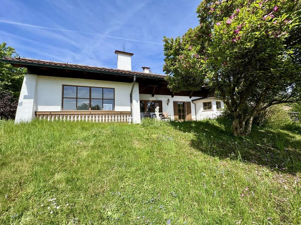 Immobilie in Bernried - Exklusive Landhausvilla mit neuer Heizungsanlage - Bild 2