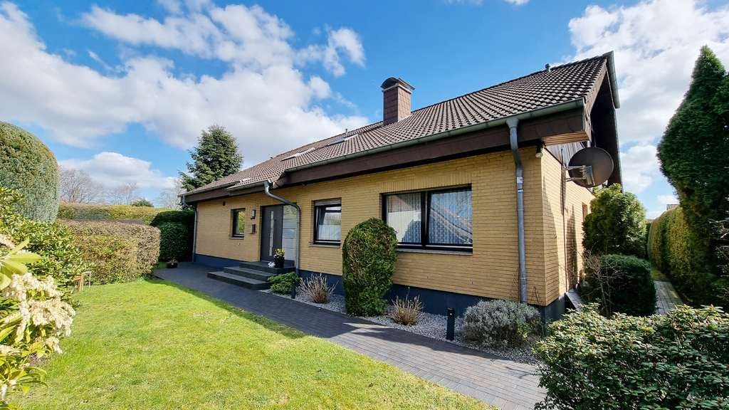 Immobilie in Schloß Holte-Stukenbrock - Raum für Generationen – Ihr neues Zuhause in Schloß Holte! - Bild 1