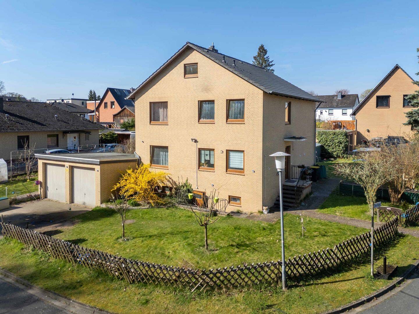 Immobilie in Bienenbüttel - Vermietetes Zweifamilienhaus in Bienenbüttel - Bild 0