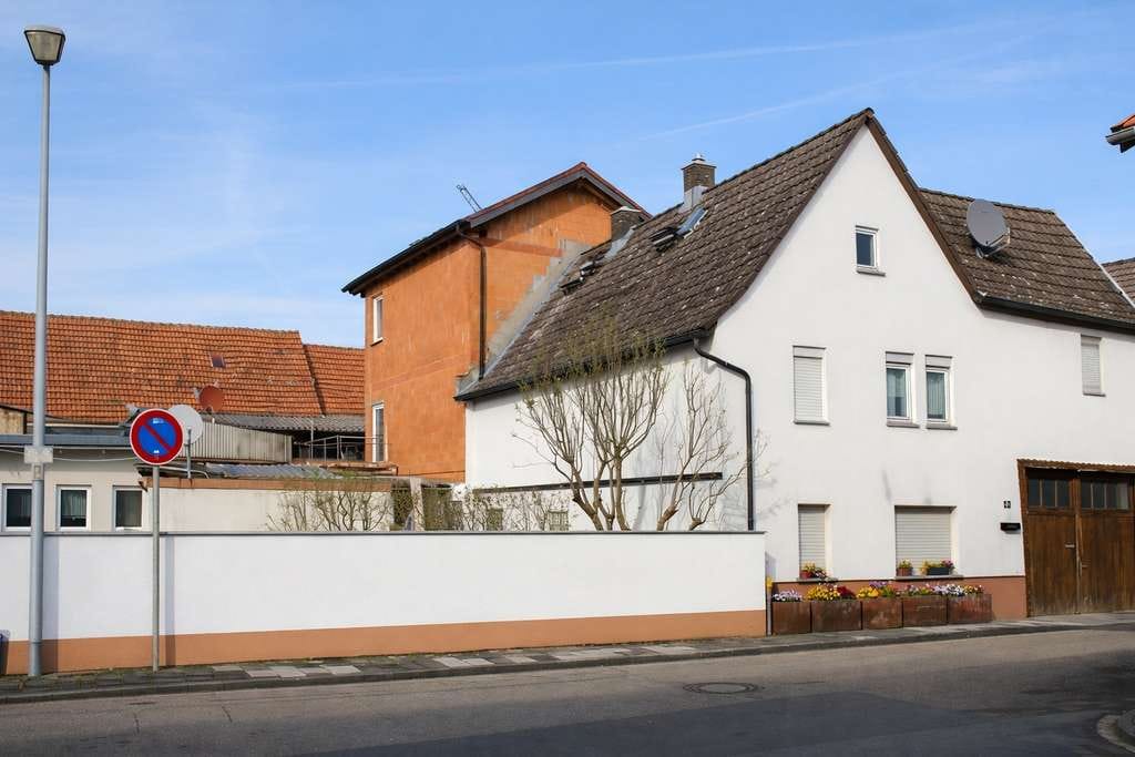 Immobilie in Münster (Hessen) - Investoren aufgepasst -Historisches Bauernhaus mit spannendem Entwicklungspotenzial ! - Bild 1