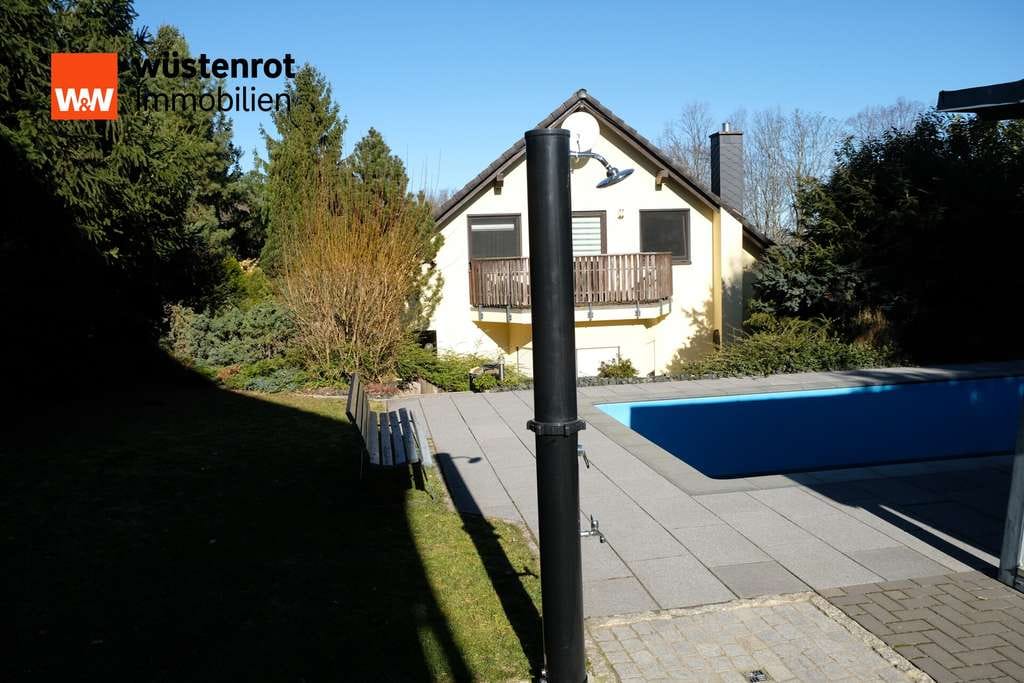 Immobilie in Erlau - Charmantes Einfamilienhaus mit großem Grundstück, Pool & Scheune in ruhiger Lage in Beerwalde - Bild 3