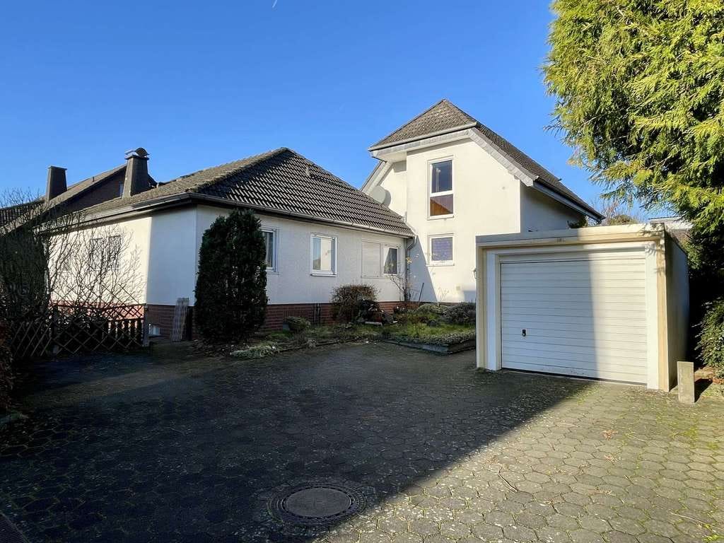 Immobilie in Rietberg - Zwei auf einen Streich - Platz für die ganze Familie oder zwei Generationen! - Bild 0
