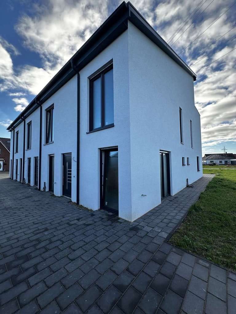 Immobilie in Heemsen - Modernes Mittelhaus im Neubaugebiet Heemsen (Haus 3) - Bild 0