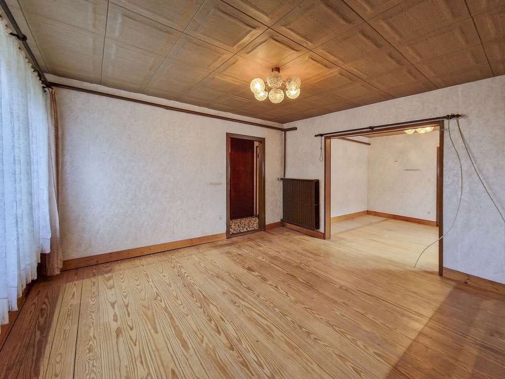 Immobilie in Lehe - 4,5-Zimmer-Einfamilienhaus mit Garage auf großzügigem 803 m² Grundstück in Lehe - Bild 2