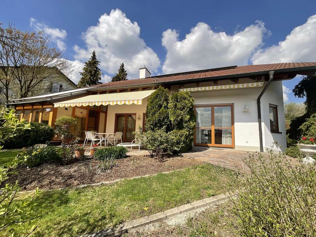 Immobilie in Dasing - Repräsentatives Einfamilienhaus mit Einliegerwohnung - Bild 4