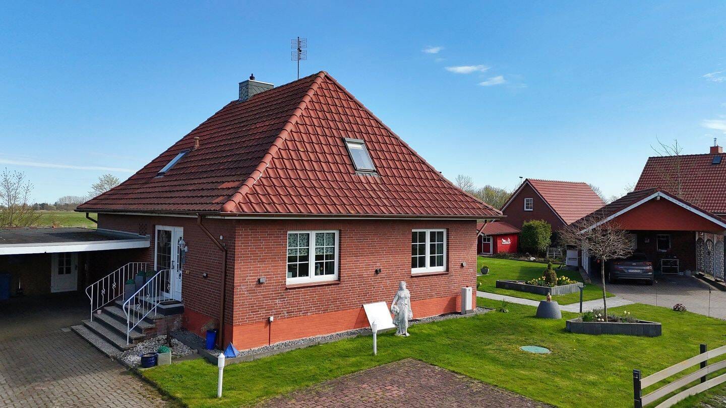 Immobilie in Loxstedt - Flexibel nutzbares Ein- bis Zweifamilienhaus in idyllischer Lage - Bild 0