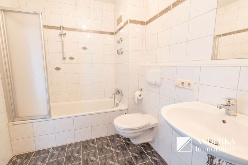 Immobilie in Jettingen-Scheppach - Wohnen auf zwei Ebenen – Lichtdurchflutete 4-Zimmer-Maisonette mit Süd-Loggia! - Bild 4