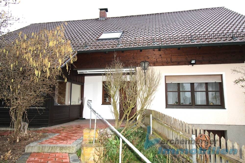 Immobilie in Niederviehbach - Großzügiges Einfamilienhaus mit Garten in Niederviehbach - Bild 0