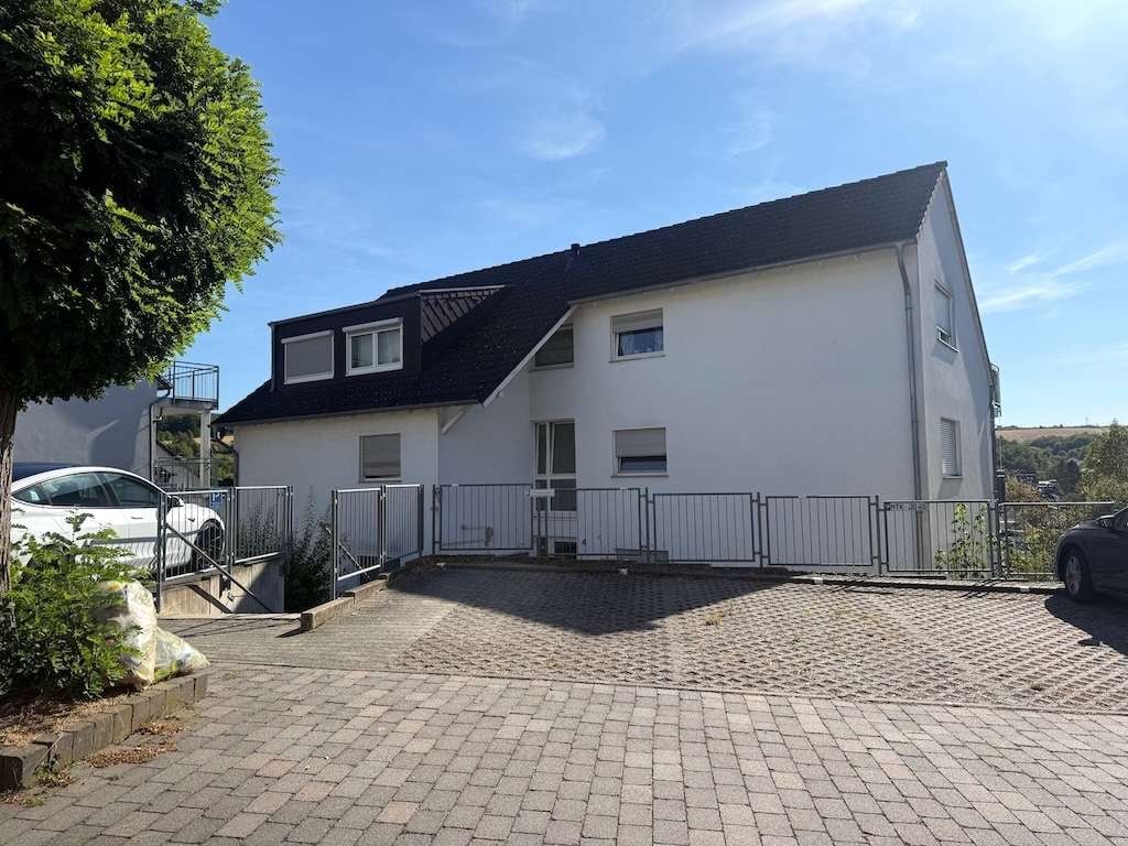 Immobilie in Selters (Taunus) - ---Top-gepflegte 2 Zimmer-Eigentumswohnung mit Balkon und PKW-Stellplatz--- - Bild 0