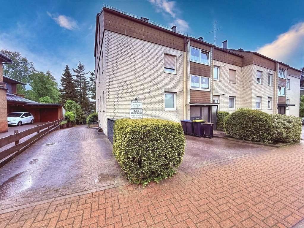 Immobilie in Burgdorf - Helle 3-Zimmer-Wohnung Südlage im 1. Obergeschoss mit Balkon, offener Garage, Waschkeller und Kelle - Bild 0