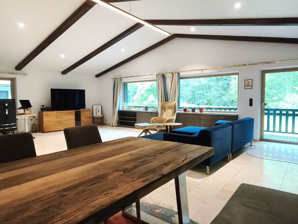 Immobilie in Innernzell - Traumhafte Alleinlage: Modernisierter Landsitz m. separatem Gästehaus m. 4.500 m2 Grund u. Bachlauf - Bild 4