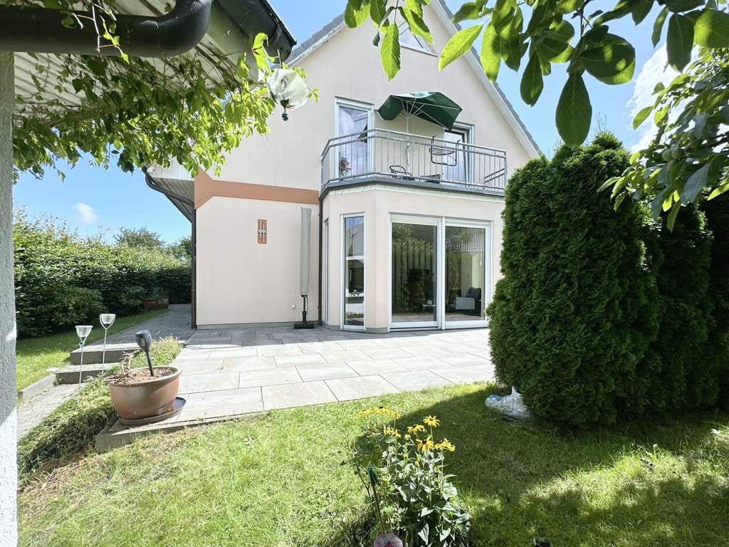 Immobilie in Hohenkirchen - Großzügiges Wohnhaus direkt an der Ostsee – ideal für Familien, Mehrgenerationen und Kapitalanleger - Bild 1