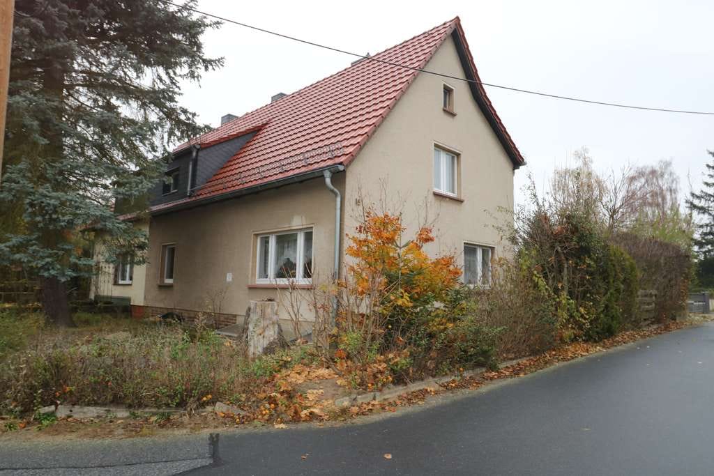 Immobilie in Radebeul - Solide Substanz in bester Höhenlage: Ihr neues Zuhause in Radebeul-Wahnsdorf - Bild 0