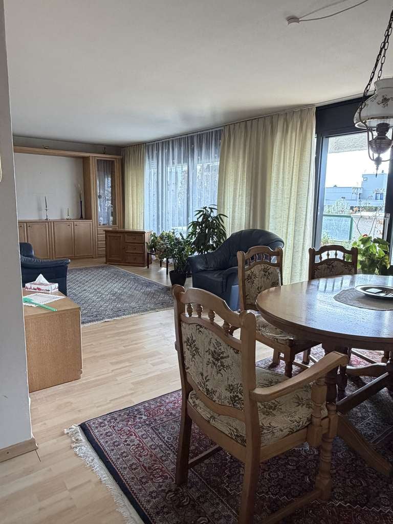 Immobilie in Putzbrunn - 3 Zimmer im obersten Stock, Alpenblick, Aufzug, Garage, mit Sanierungspotenzial - Bild 2