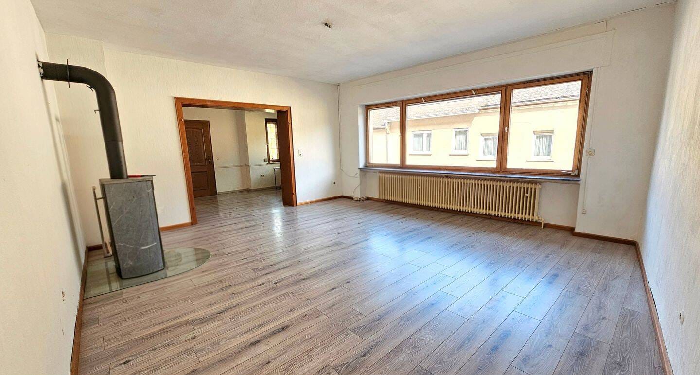 Immobilie in Briedel - Großzügiges Einfamilienhaus mit Garage, Terrasse und großem Gartengrundstück in Briedel/Mosel - Bild 4