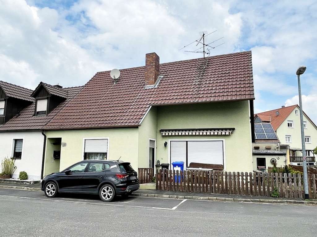 Immobilie in Wiesentheid - Haus in Geesdorf am Sportplatz - Bild 1