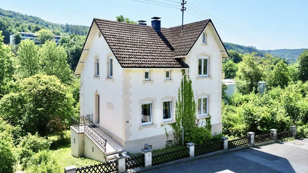 Immobilie in Kirchen (Sieg) - **Modernisiertes Zweifamilienhaus  in bevorzugter Lage von Kirchen** - Bild 3
