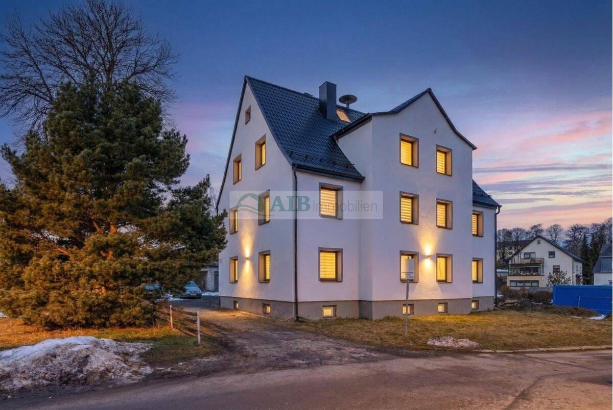 Immobilie in Marienberg - Hochwertig modernisiertes Mehrfamilienhaus mit solider Rendite und Panoramablick - Bild 0