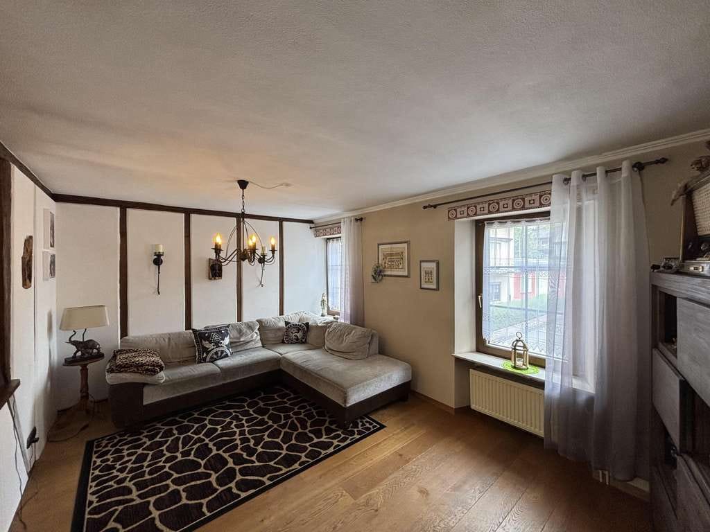 Immobilie in Bernkastel-Kues - Charmantes Wohnhaus mit Garagen im Ortskern - Bild 2