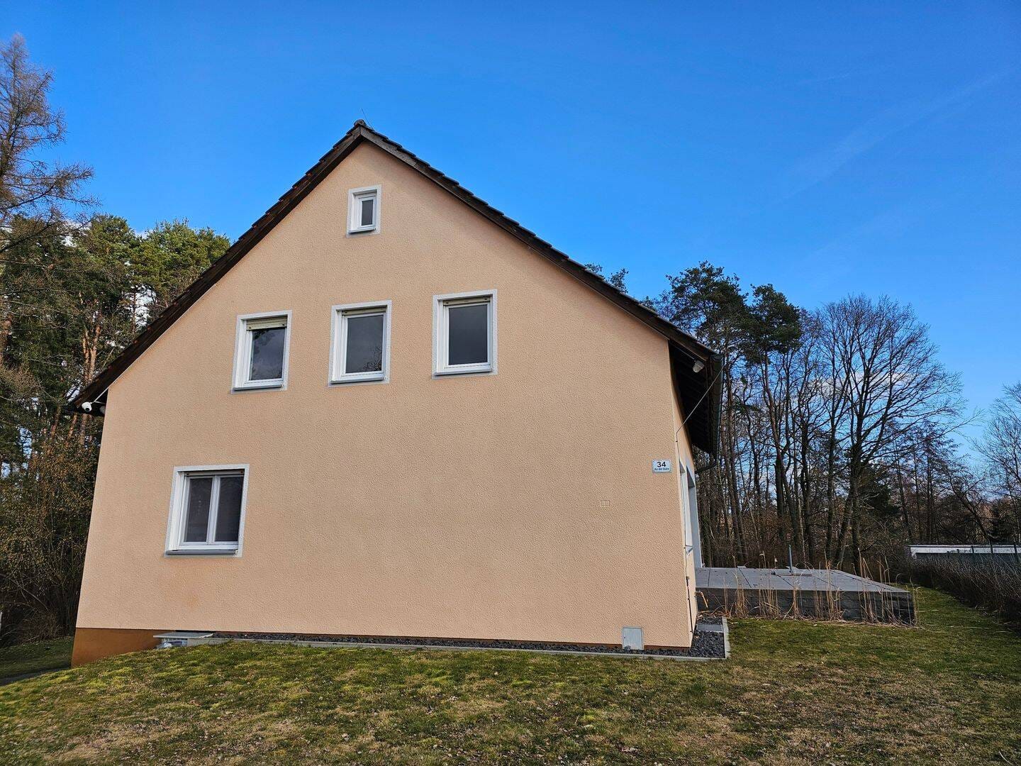 Immobilie in Luhe-Wildenau - Familienfreundliches Haus mit geräumigem Garten in Luhe-Wildenau - Bild 0