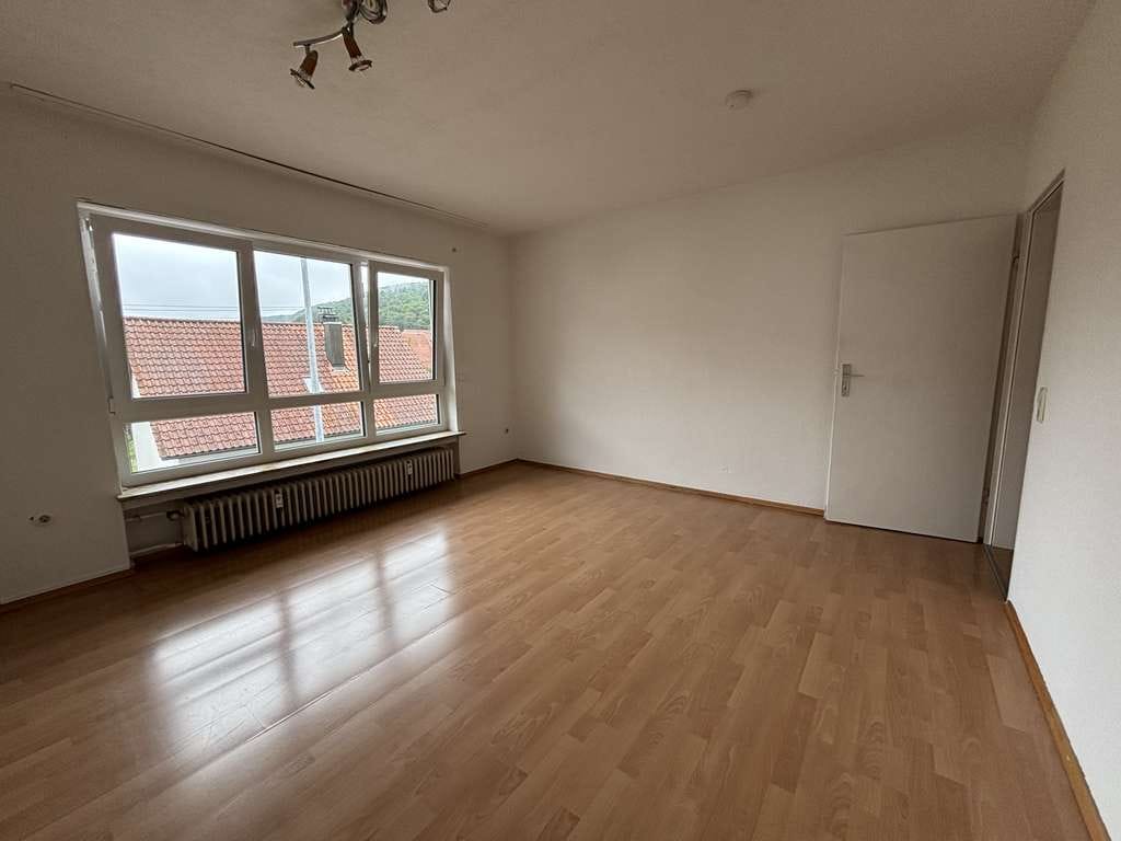 Immobilie in Blaubeuren - Modernisierte 3-Zi.-Wohnung mit Garage und eigenem Garten - Bild 0