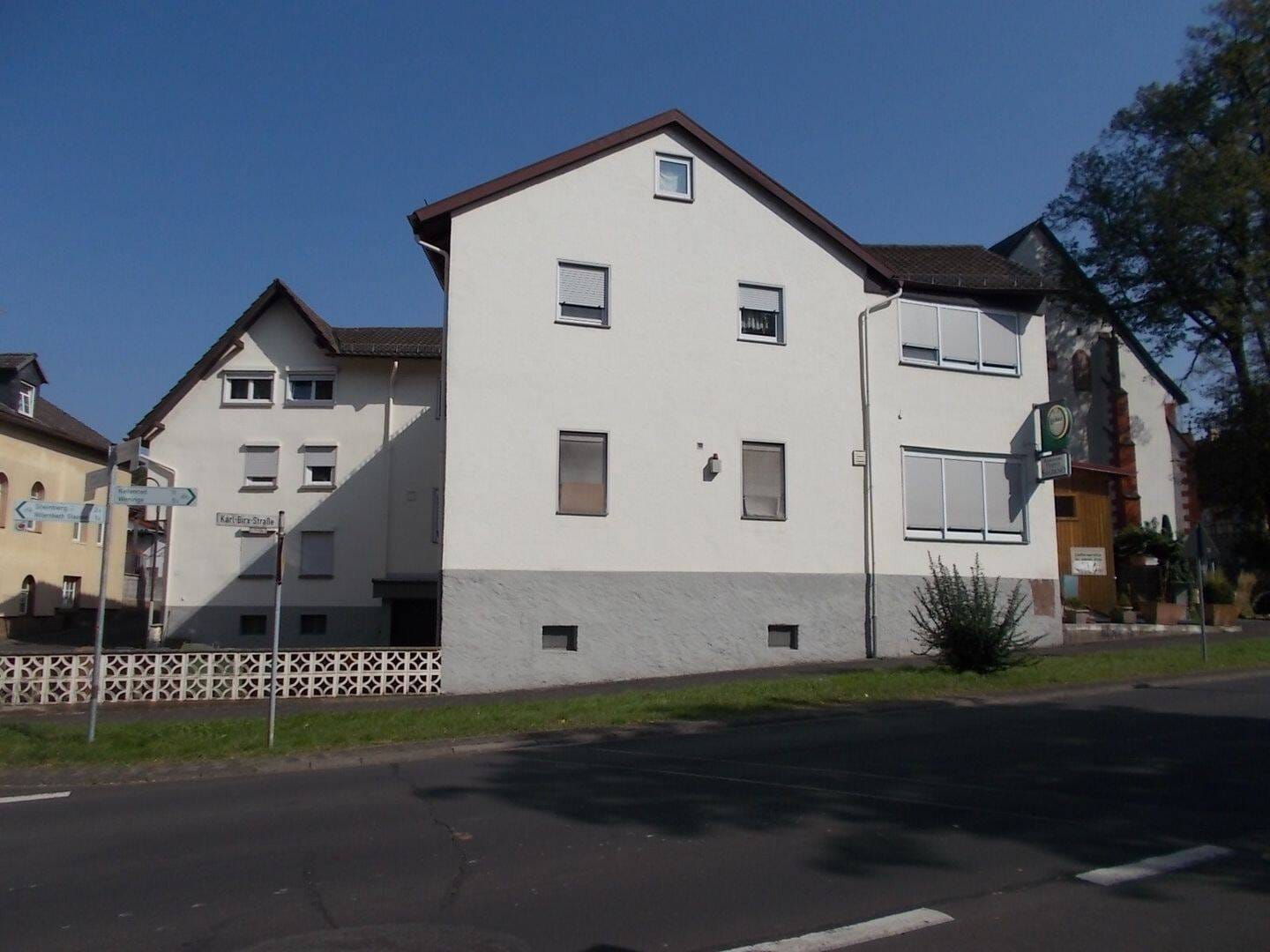 Immobilie in Hirzenhain - 4 Wohnungen + Gaststätte in Hirzenhain - Bild 2