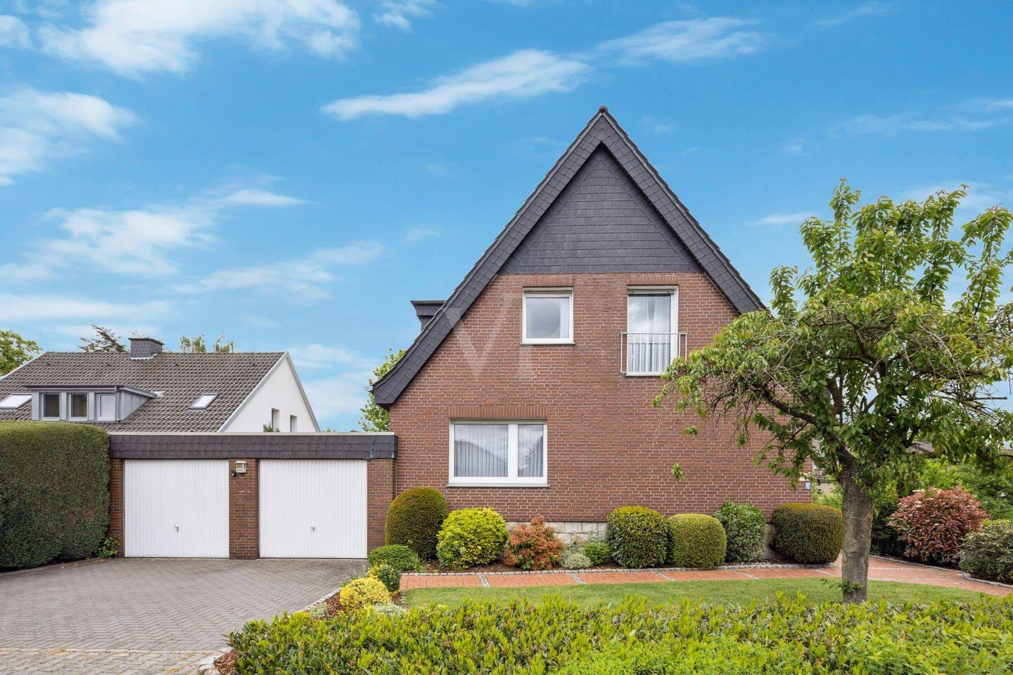 Immobilie in Ibbenbüren - Charmantes Einfamilienhaus mit vielseitigen Nutzungsmöglichkeiten – Ideal für Mehrgenerationenwohnen - Bild 2
