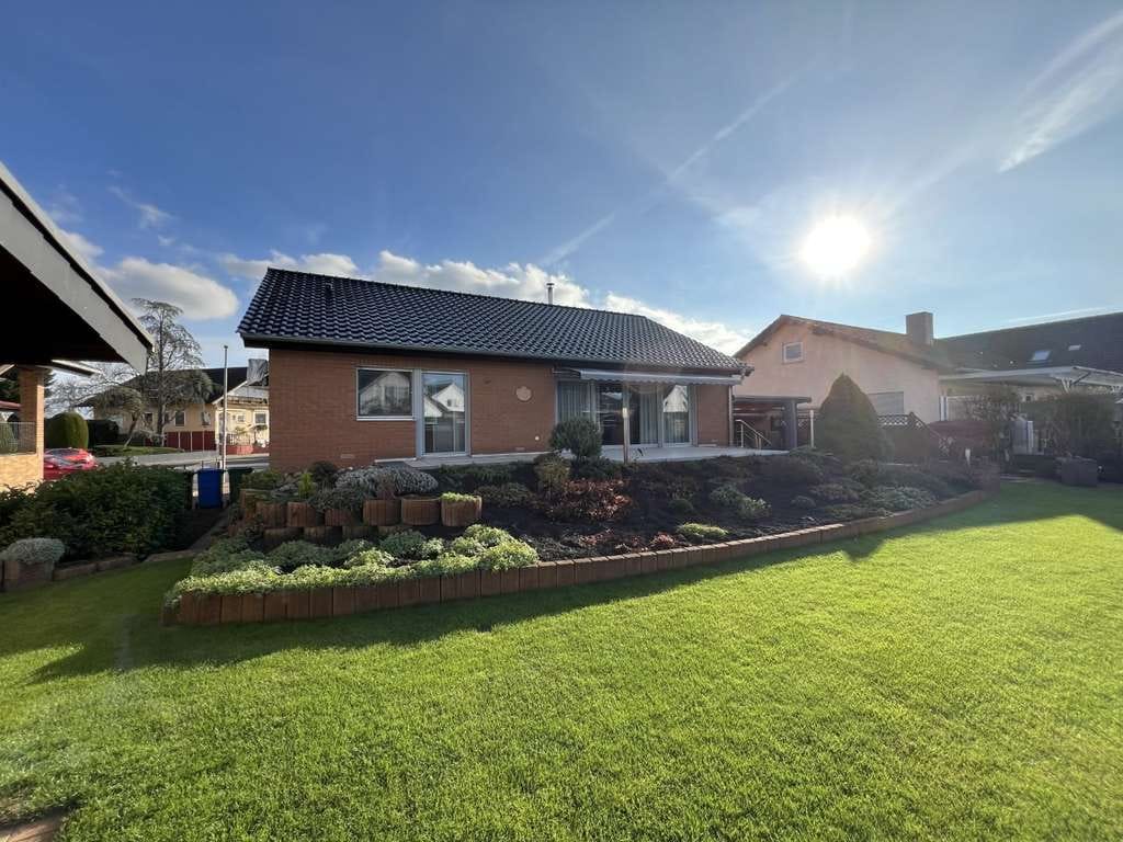Immobilie in Gimbsheim - Bungalow mit Pool und großem Garten in ruhiger Wohnlage - Bild 1