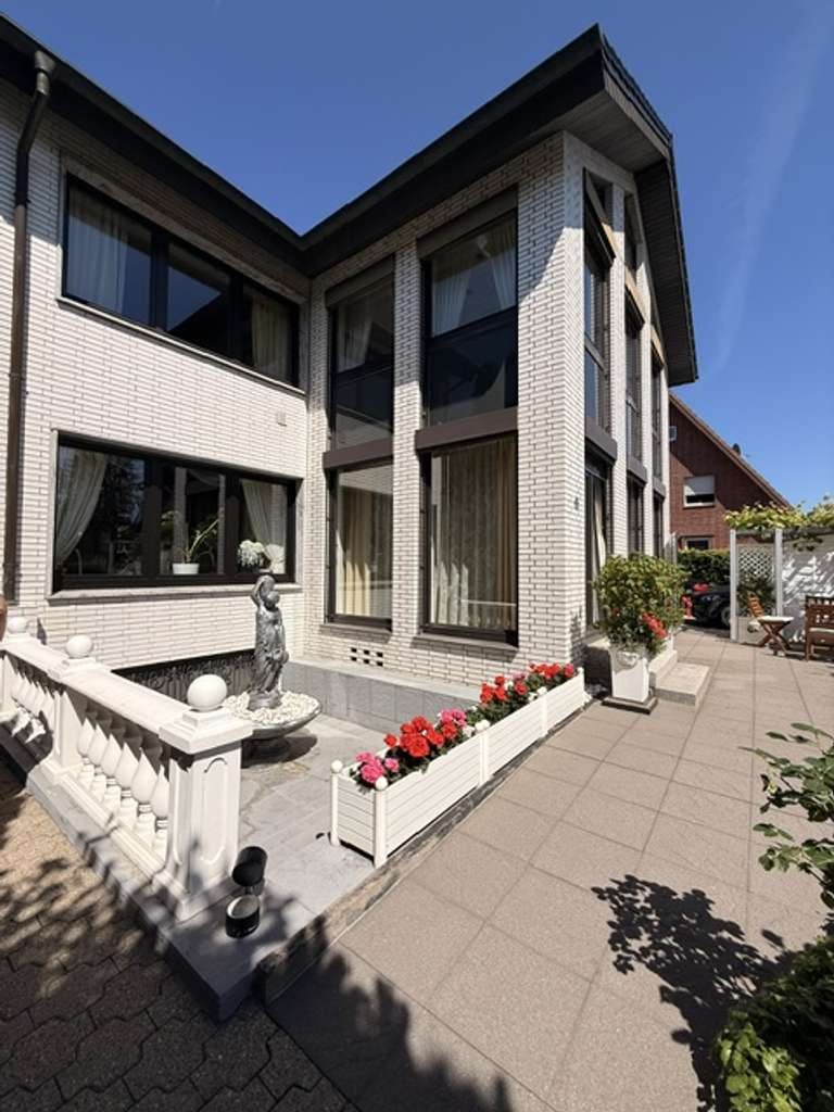 Immobilie in Harsewinkel - Schönes Einfamilienhaus - Platz für 2 Familien mit vielen Extras - Bild 0