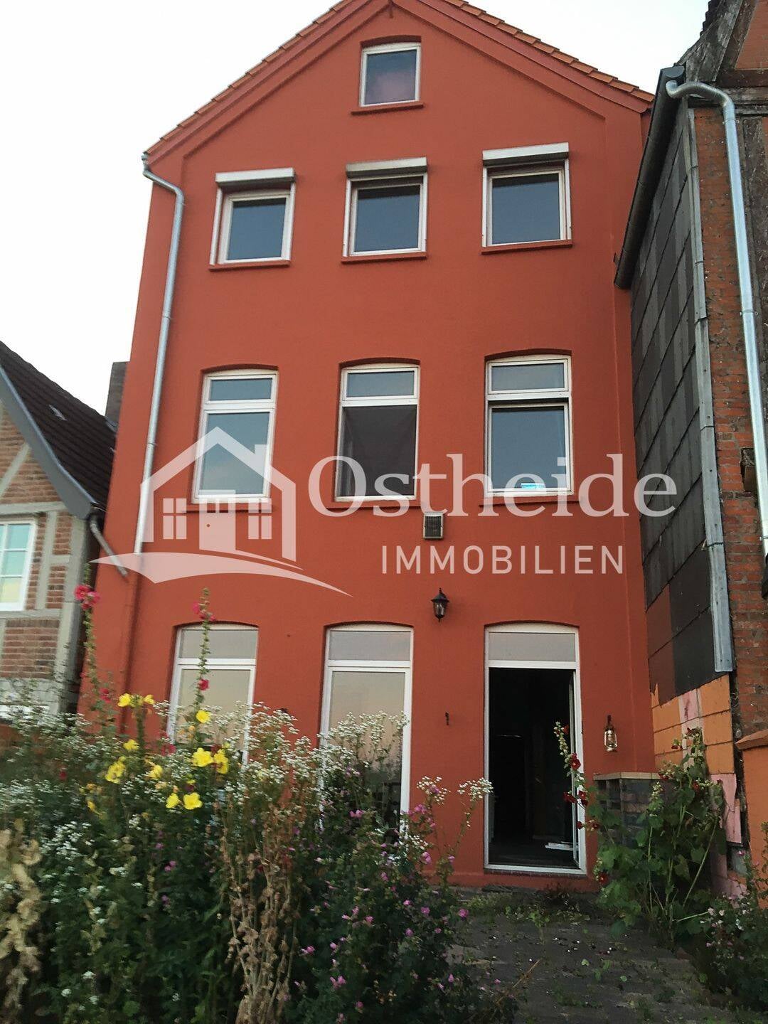 Immobilie in Lauenburg/Elbe - Vollvermietetes Mehrfamilienhaus mit Terrasse und Elbblick im Denkmalensemble Lauenburg - Bild 1