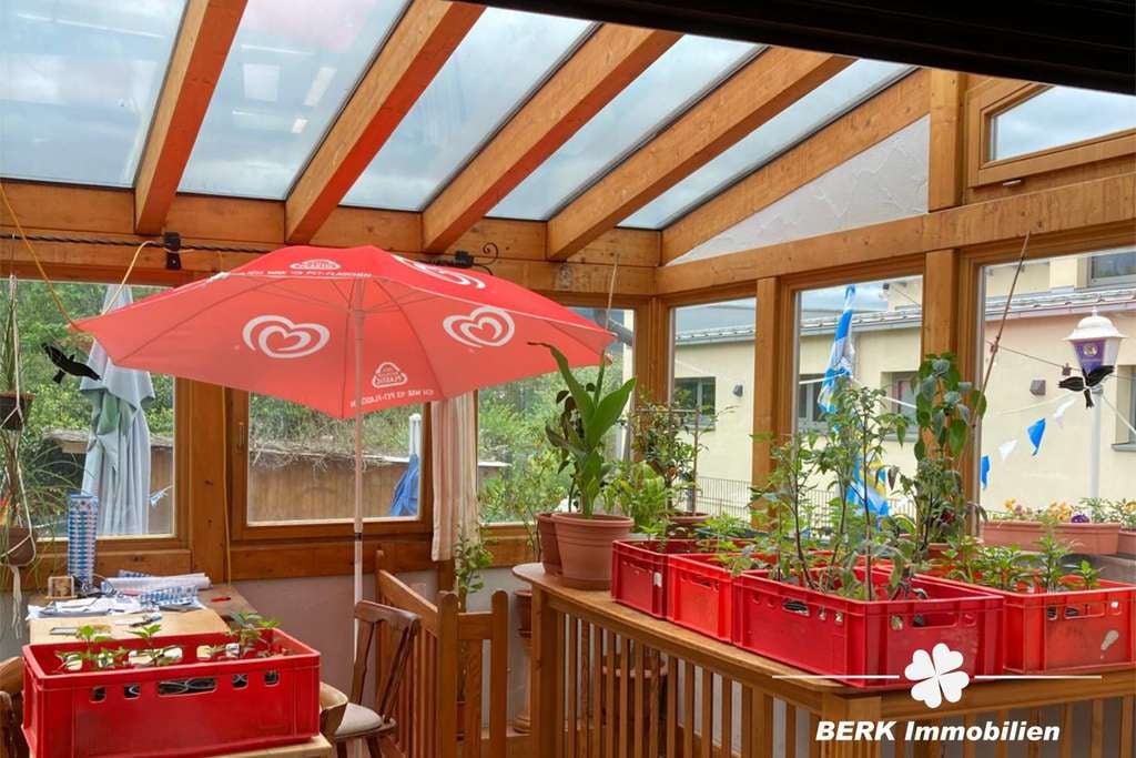 Immobilie in Eschau - BERK Immobilien - Großzügiges Zuhause mit idyllischem Garten und lichtdurchflutetem Wintergarten - Bild 2