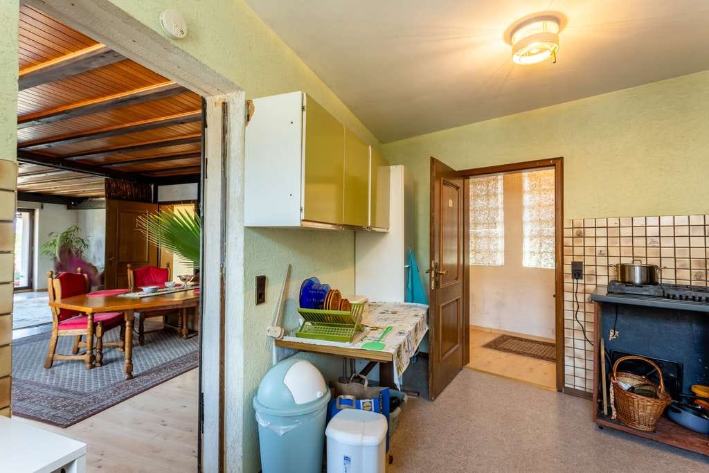 Immobilie in Nettersheim - Handwerker aufgepasst! Großes Wohnhaus mit Scheune, Garagen und großem Grundstück - Bild 4